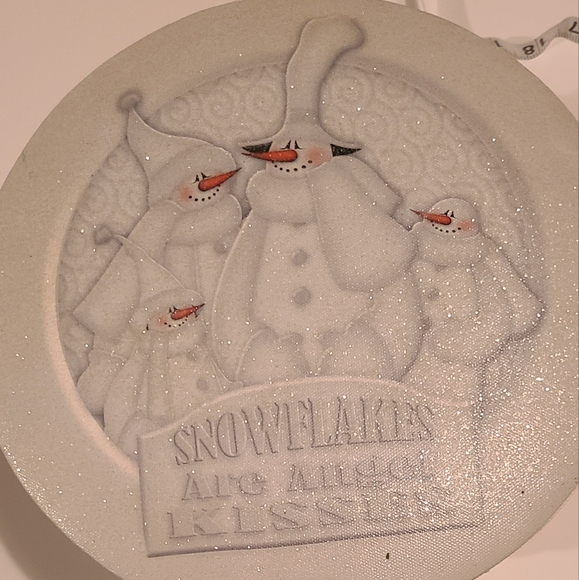 Source Unknown Other - Snowflakes are Angel Kisses" Hinged basket Lid